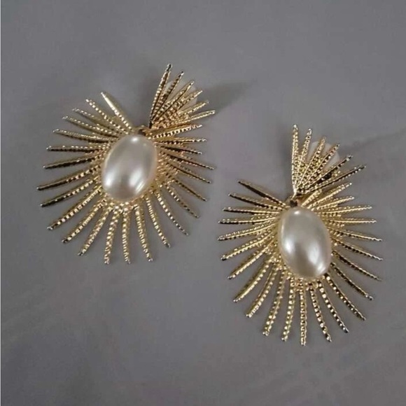 Zara Radiance Large Pearl Heart Crown Sunburst Beam Ray Regal Royal Gold Earring - Picture 11 of 16